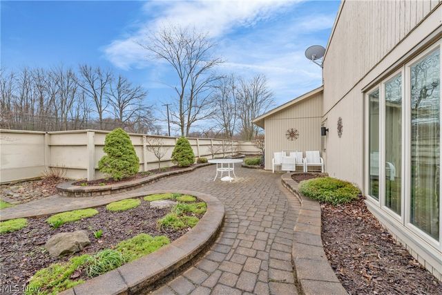 22137 Meadownorth Court, Strongsville, OH 44149