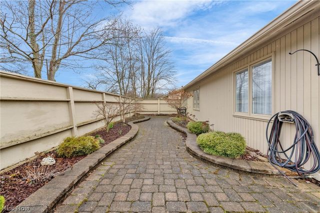 22137 Meadownorth Court, Strongsville, OH 44149