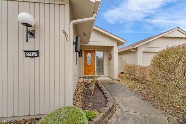 22137 Meadownorth Court, Strongsville, OH 44149