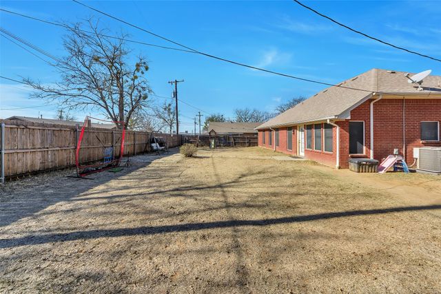 1404 Brush Street, Bridgeport, TX 76426