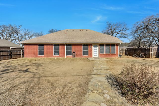 1404 Brush Street, Bridgeport, TX 76426