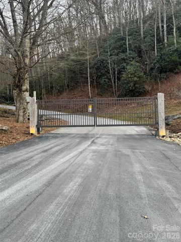 1394 Daydream Ridge, Swannanoa, NC 28778