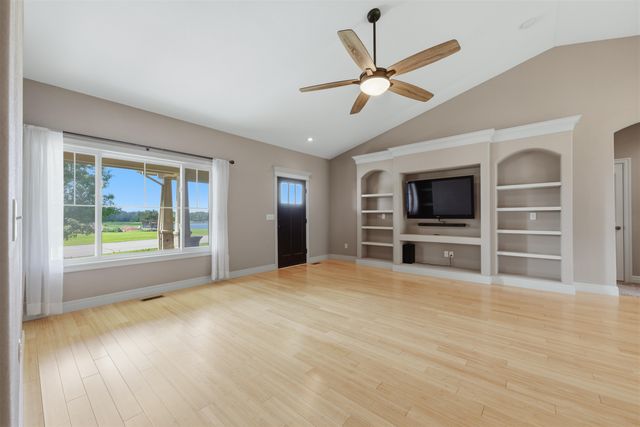 404 E Pretty Flowers St, Garden Plain, KS 67050