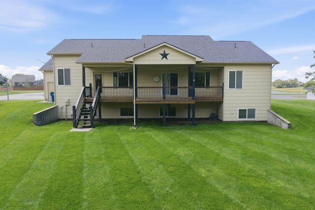 404 E Pretty Flowers St, Garden Plain, KS 67050