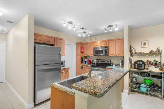 6719 Old Farm Trail, Boynton Beach, FL 33437