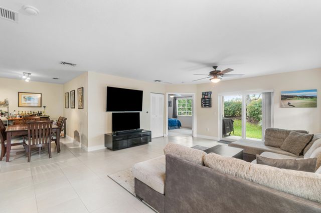 6719 Old Farm Trail, Boynton Beach, FL 33437