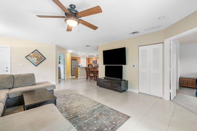 6719 Old Farm Trail, Boynton Beach, FL 33437