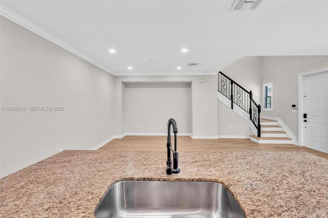 11541 SW 15th St, Pembroke Pines, FL 33025