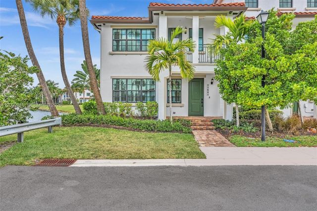 11541 SW 15th St, Pembroke Pines, FL 33025