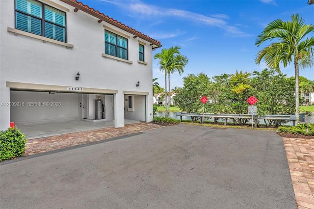11541 SW 15th St, Pembroke Pines, FL 33025