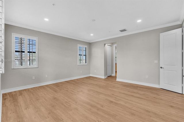 11541 SW 15th St, Pembroke Pines, FL 33025