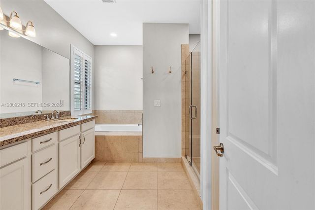 11541 SW 15th St, Pembroke Pines, FL 33025