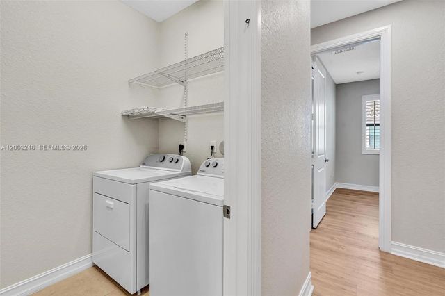 11541 SW 15th St, Pembroke Pines, FL 33025
