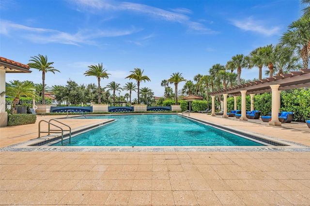 11541 SW 15th St, Pembroke Pines, FL 33025