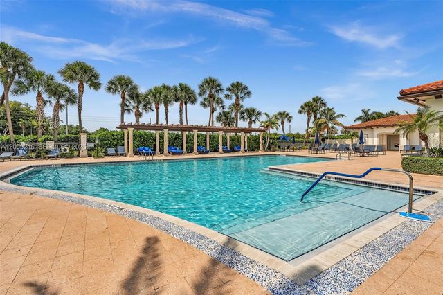 11541 SW 15th St, Pembroke Pines, FL 33025