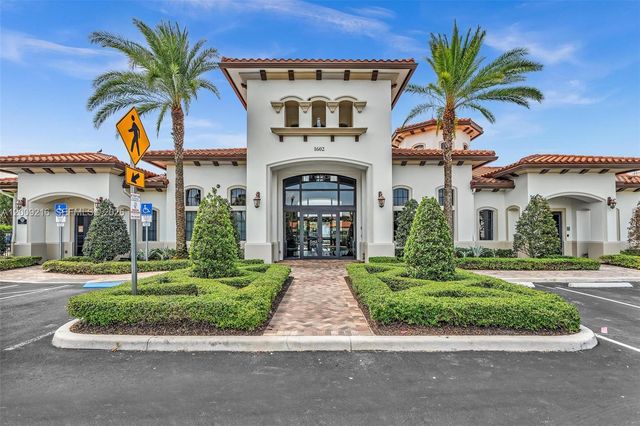 11541 SW 15th St, Pembroke Pines, FL 33025