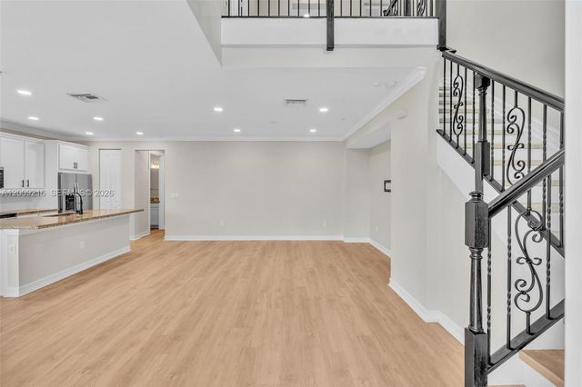 11541 SW 15th St, Pembroke Pines, FL 33025