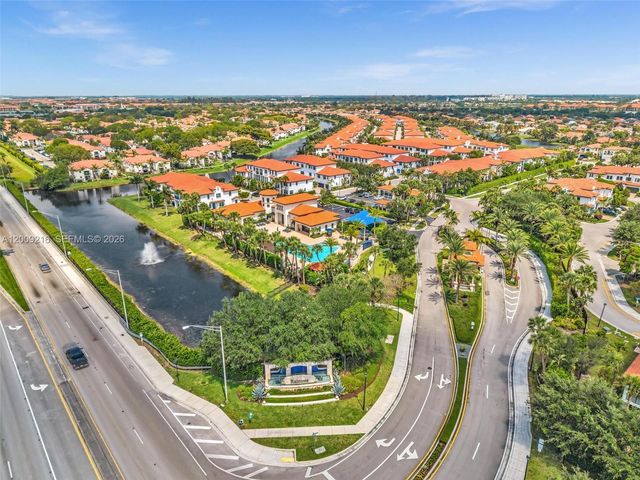 11541 SW 15th St, Pembroke Pines, FL 33025