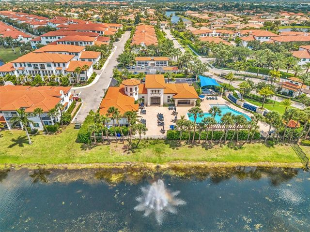 11541 SW 15th St, Pembroke Pines, FL 33025