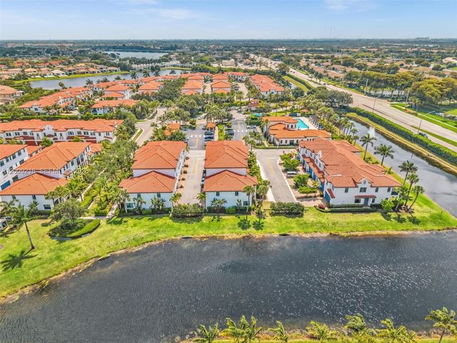 11541 SW 15th St, Pembroke Pines, FL 33025