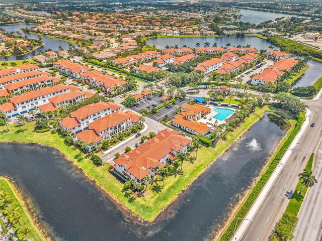 11541 SW 15th St, Pembroke Pines, FL 33025