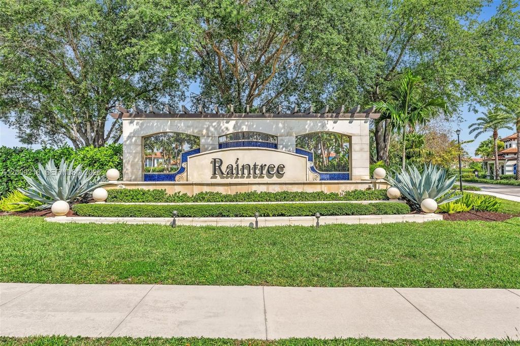 11541 SW 15th St, Pembroke Pines, FL 33025