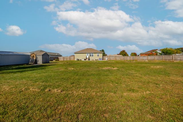 660 Woodlawn Street, Marshfield, MO 65706