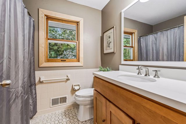 3642 Sunrise Drive W, Minnetonka, MN 55345