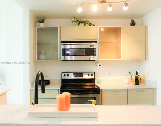 350 NE 24th St 406, Miami, FL 33137