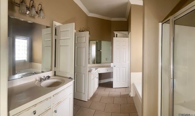 4747 Evergreen Dr, Port Allen, LA 70767