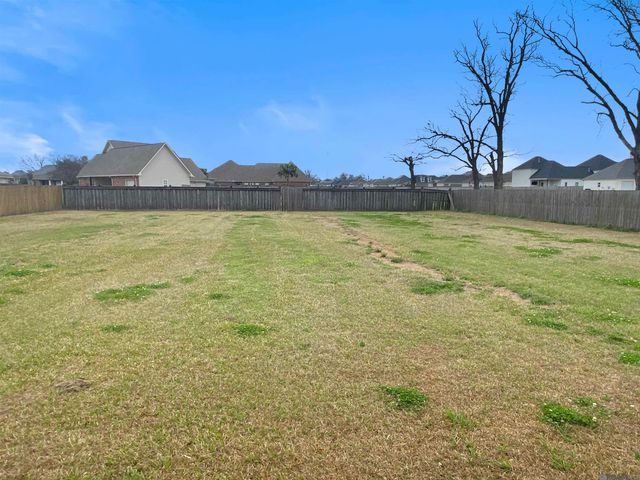 4747 Evergreen Dr, Port Allen, LA 70767