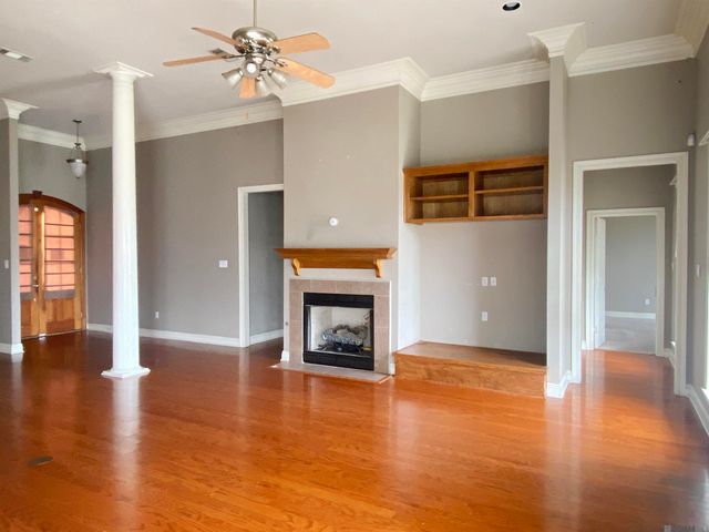 4747 Evergreen Dr, Port Allen, LA 70767