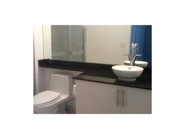 31 SE 5TH Street 202, Miami, FL 33131