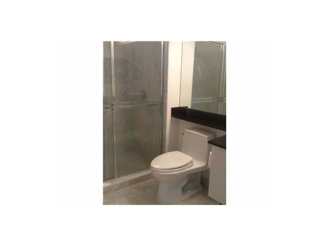 31 SE 5TH Street 202, Miami, FL 33131