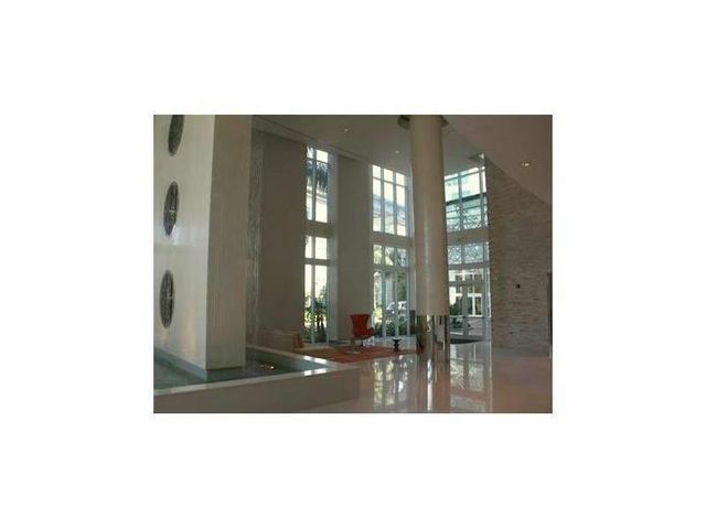 31 SE 5TH Street 202, Miami, FL 33131