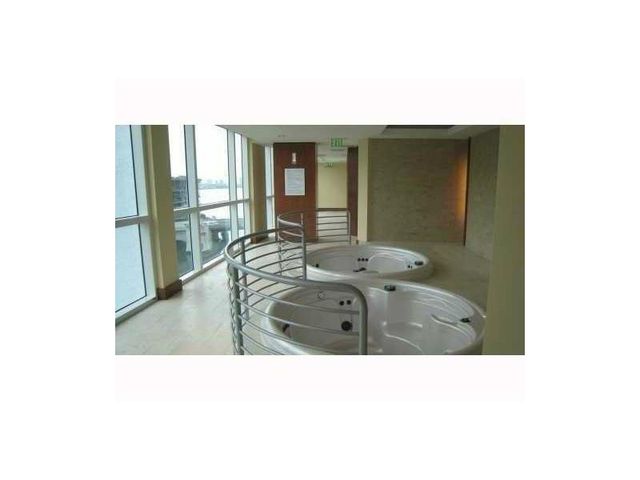 31 SE 5TH Street 202, Miami, FL 33131