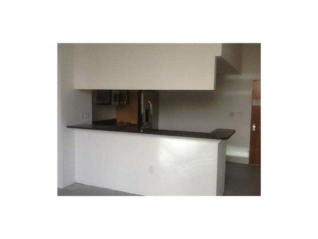 31 SE 5TH Street 202, Miami, FL 33131