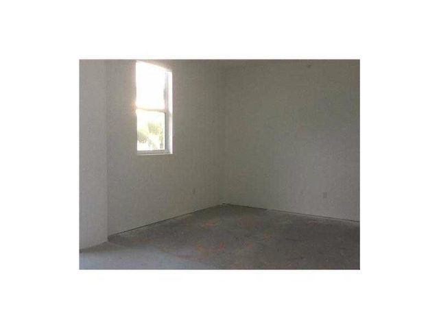 31 SE 5TH Street 202, Miami, FL 33131