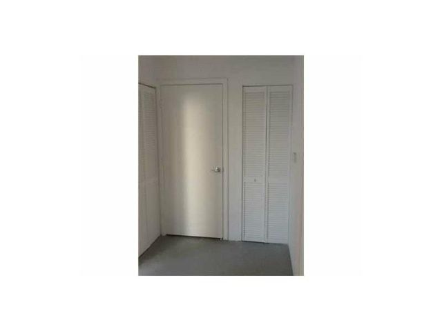 31 SE 5TH Street 202, Miami, FL 33131
