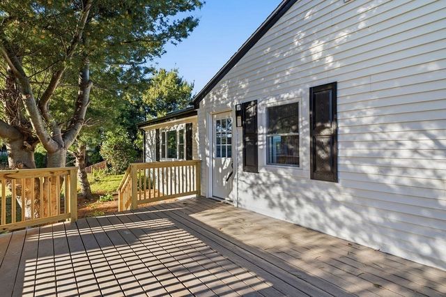 9 San Juan Dr, Bristol, RI 02809