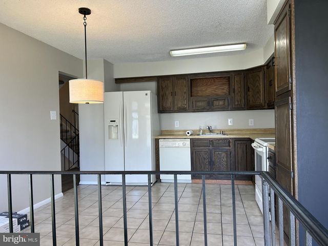 339 SOCIETY HL, Cherry Hill, NJ 08003