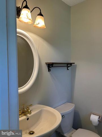 339 SOCIETY HL, Cherry Hill, NJ 08003
