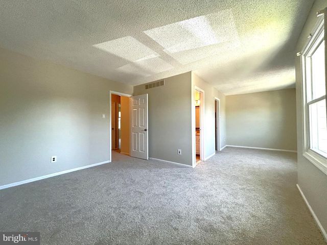 339 SOCIETY HL, Cherry Hill, NJ 08003