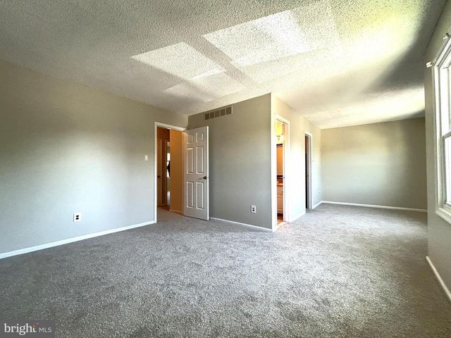 339 SOCIETY HL, Cherry Hill, NJ 08003