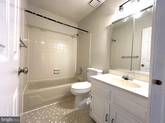339 SOCIETY HL, Cherry Hill, NJ 08003