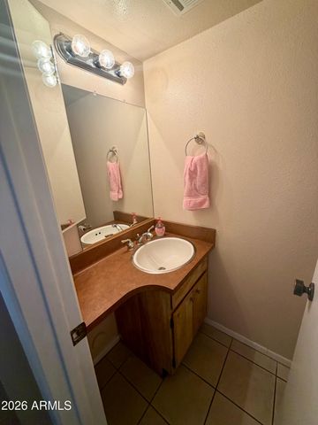 736 E NORTH Lane 3, Phoenix, AZ 85020