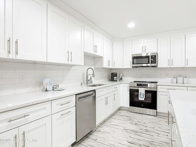 555 WILDWOOD Drive, New Smyrna Beach, FL 32168