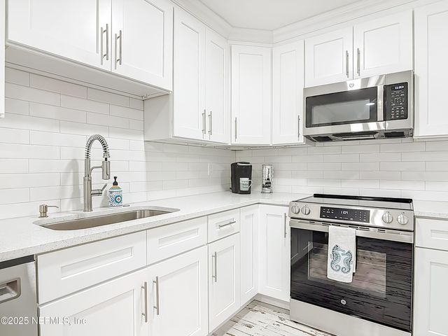 555 WILDWOOD Drive, New Smyrna Beach, FL 32168