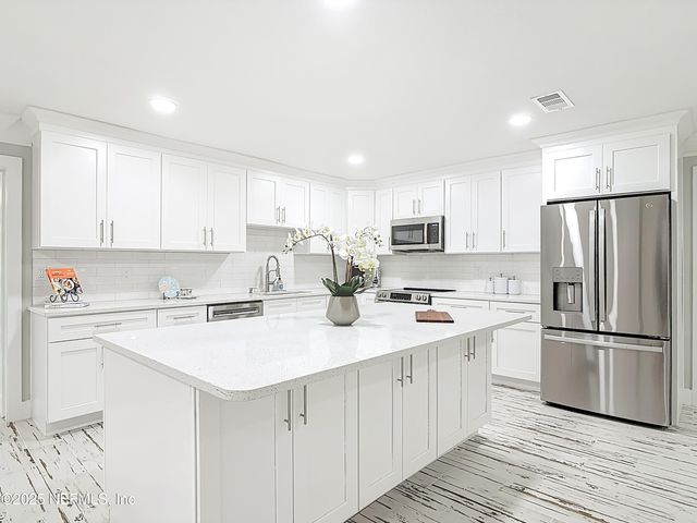 555 WILDWOOD Drive, New Smyrna Beach, FL 32168