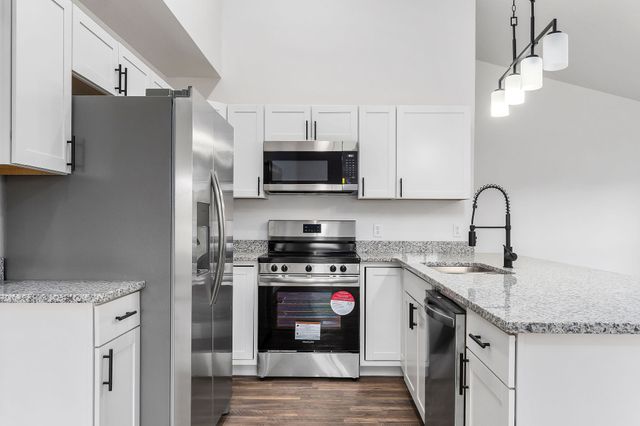 168 Sky View Meadow Dr, Crossville, TN 38555